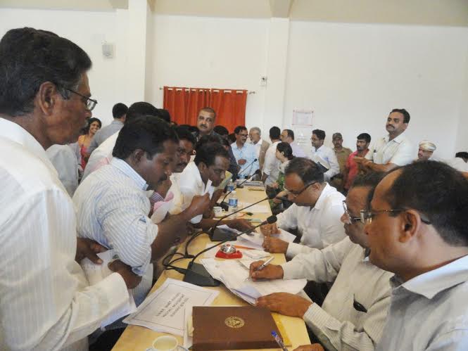 ಬುಡಕಟ್ಟು  ಜನರ ಬೇಡಿಕೆ ಈಡೇರಿಕೆಗೆ ತುರ್ತು ಕ್ರಮ: ಸಚಿವ ದಿನೇಶ್ ಗುಂಡೂರಾವ್